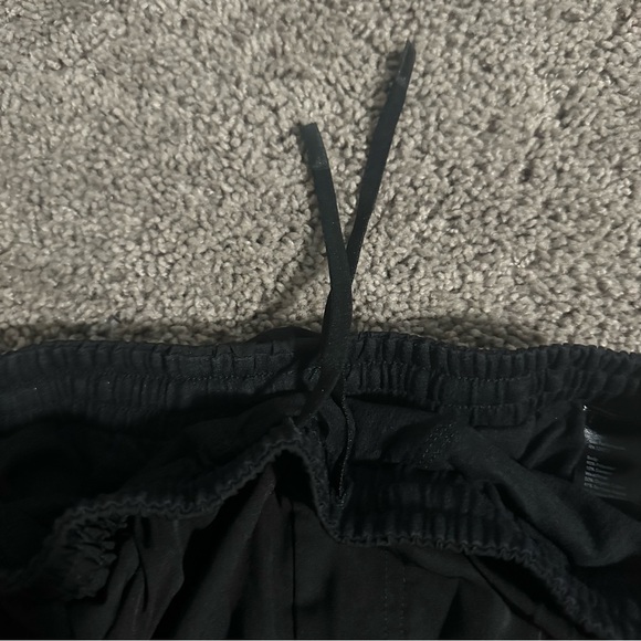 🔥FLASH SALE🔥 Tasc Performance Shorts - Picture 2 of 6